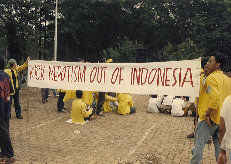 9808 Antologi 10 Tahun Reformasi Indonesia 1