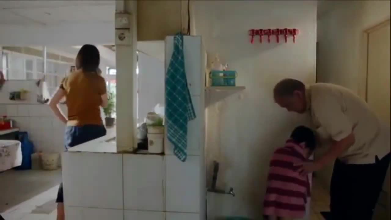 Bidadari Mencari Sayap (01:53)